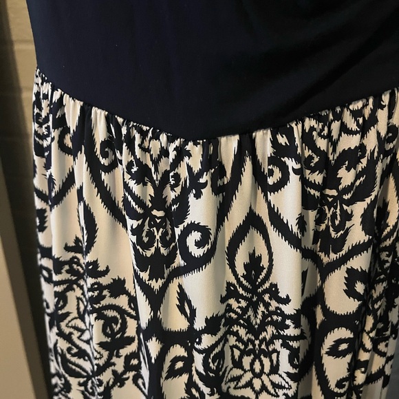 Gilli Navy Maxi Dress with White and Navy Printed Skirt - Picture 3 of 4